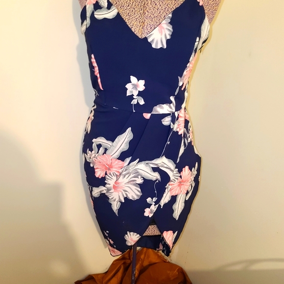 Dress - Picture 1 of 2